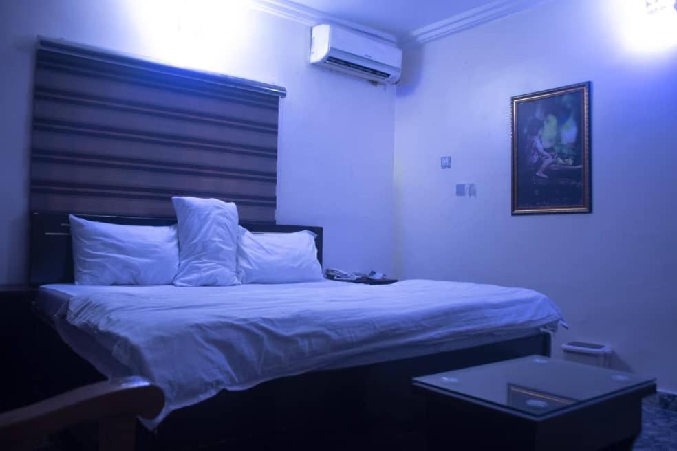 Kay Luxury Suites Уйо Екстериор снимка